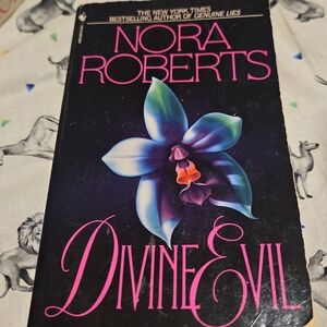 Nora Roberts 'Divine Evil' Book